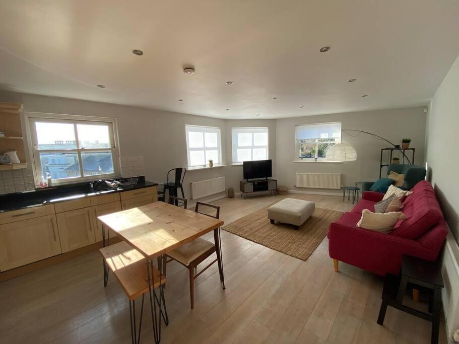 The Penthouse, Winchester Exterior foto